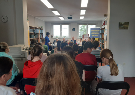 Debata "Książka czy smartfon? O roli książki w dobie mediów społecznościowych"