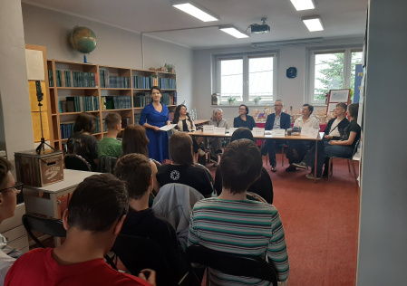 Debata "Książka czy smartfon? O roli książki w dobie mediów społecznościowych"