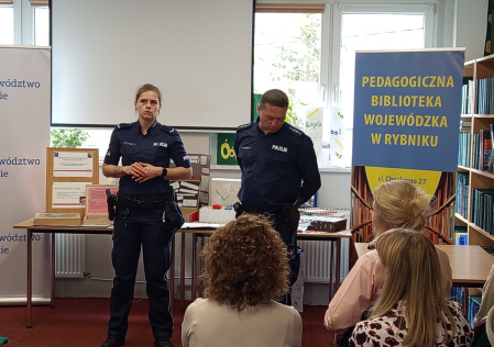 Spotkanie edukacyjne w Bibliotece – bezpieczeństwo seniorów