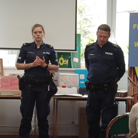 Spotkanie edukacyjne w Bibliotece – bezpieczeństwo seniorów